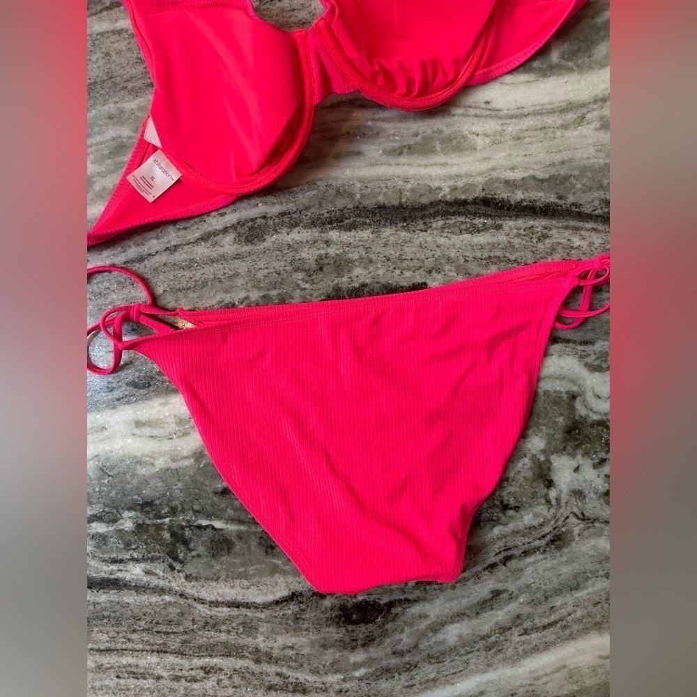 Hot Pink Ribbed Women’s Bikini Set - Picture 4 of 4